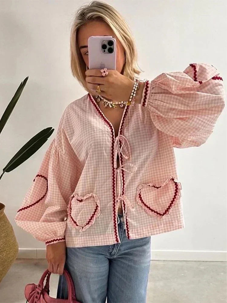 Isabelle – blouse élégante en forme de cœur